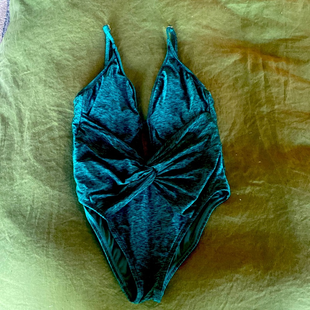 La Blanca green bathing suit, size 10